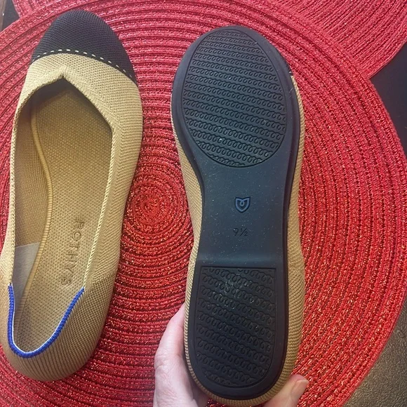 Rothy’s 9.5 in almost new condition. - Picture 5 of 5